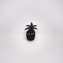 VACATION ICON PIN
